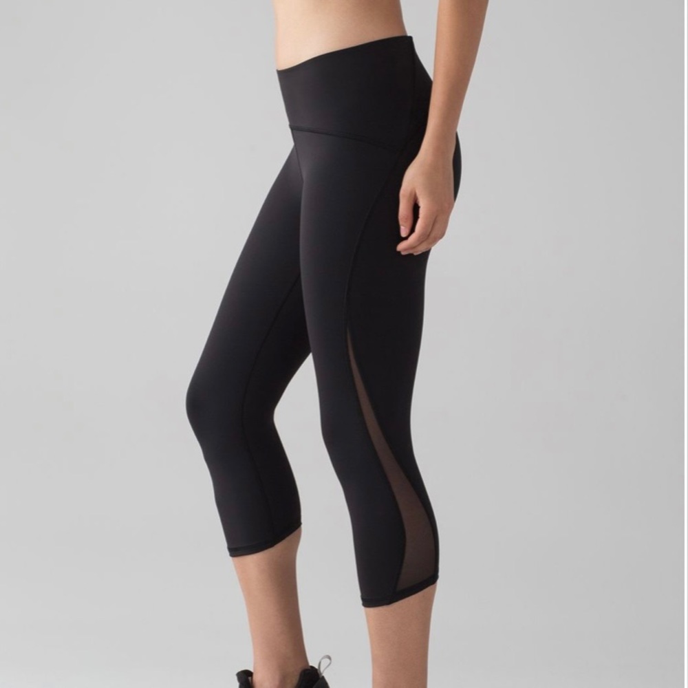 LULULEMON Train Times Crop (17") - Black, EUC, Size 4